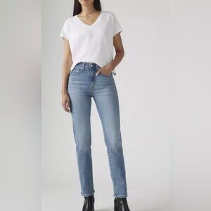 Levi's Women’s Light Blue Classic Jeans 724 High Rise Straight Size 31
